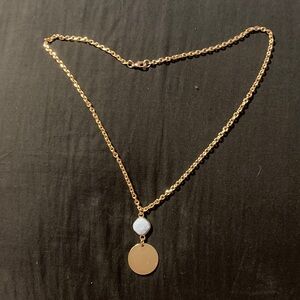 Elegant Gold Pendant Necklace
